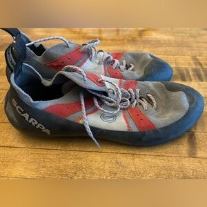 Scarpa Men’s climbing shoes size 11